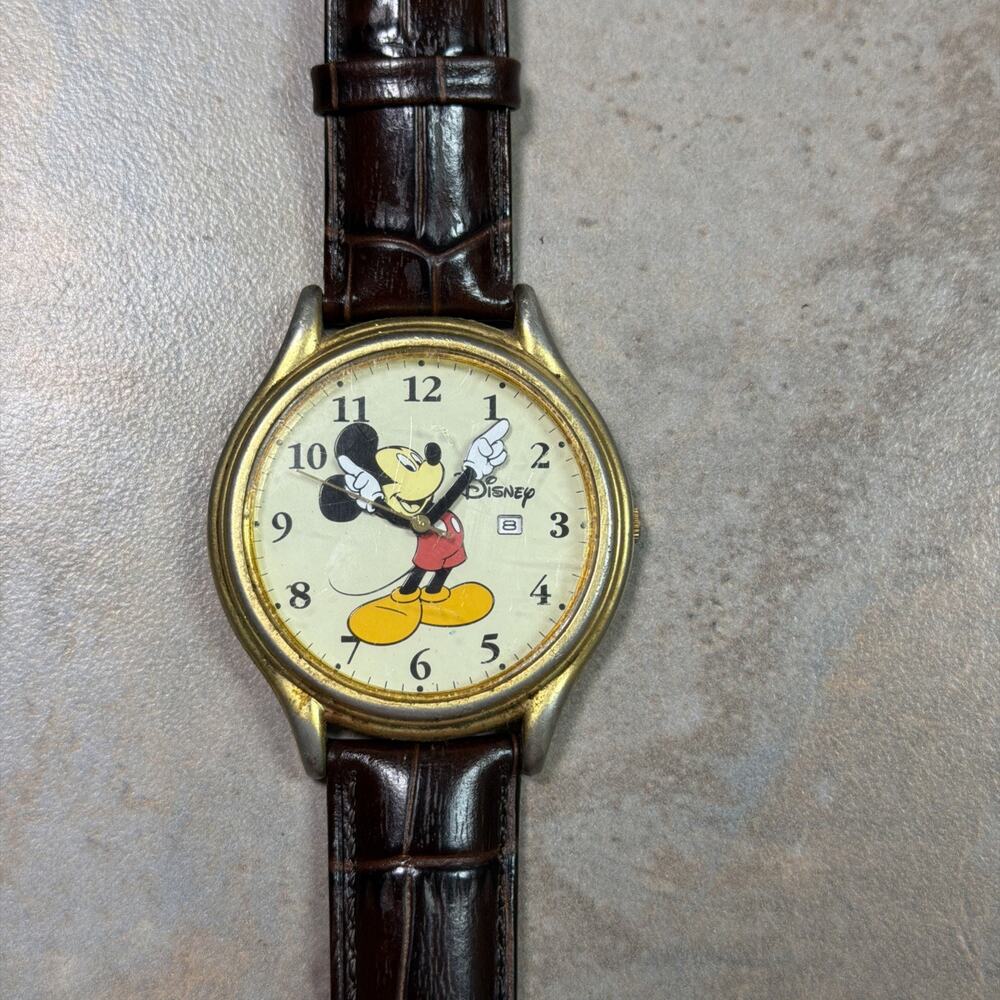 Vintage DISNEY MICKEY MOUSE WATCH Red Band New Battery Mc 0073